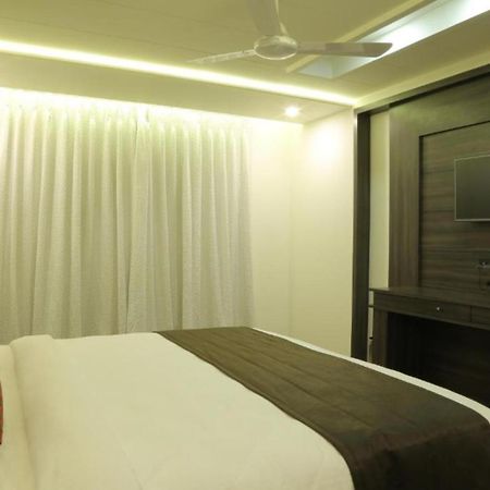 Hotel Roma Kristo Dwārka Kültér fotó